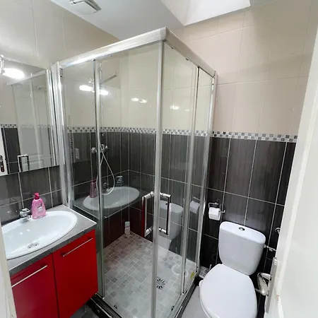 Republique Apartment *